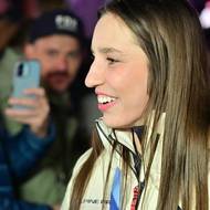 Snowboardistka Zuzana Maděrová, která získala na OH v Itálii zlatou medaili v paralelním obřím slalomu, na českobudějovickém Olympijském festivalu.