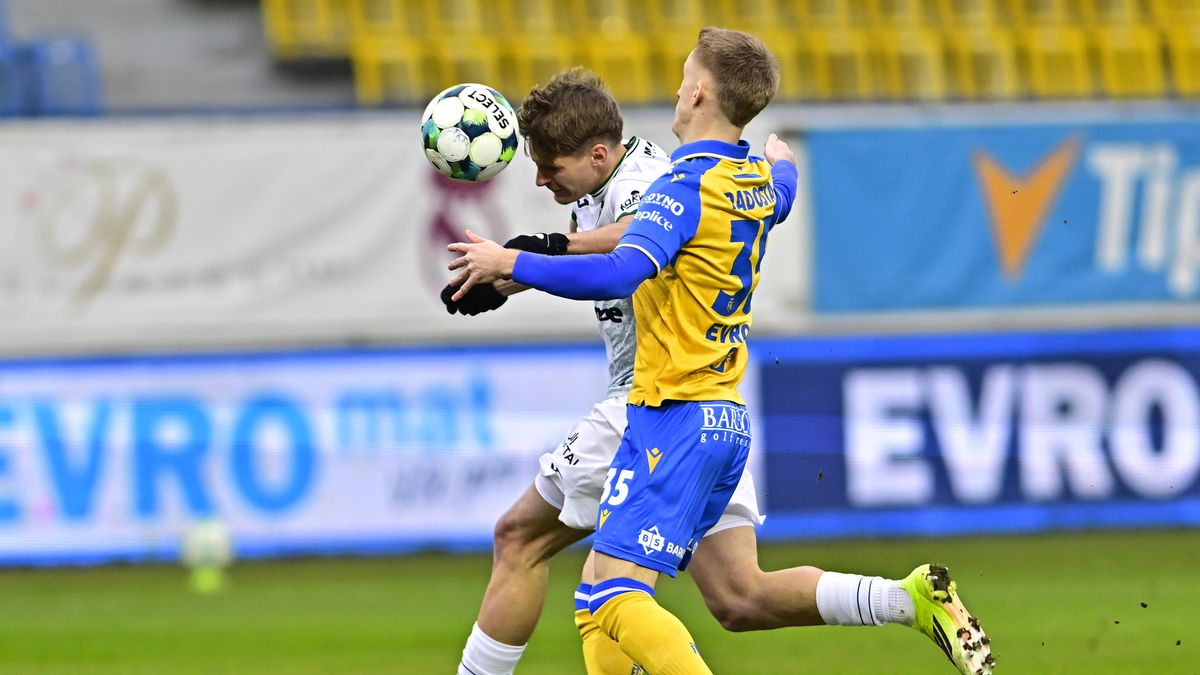 FOTBAL ONLINE: Jedlička už dvakrát podržel Baník. Karviná měla velkou šanci v Teplicích, Jablonec hostí Slovácko