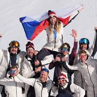 Radost českého snowboardového týmu. Eva Adamczyková jede domu se stříbrem.