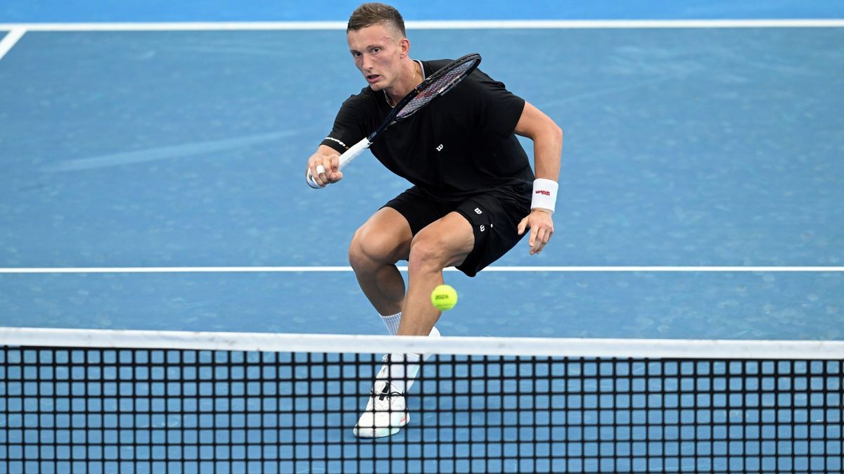 Lehečka si zahraje o semifinále. Menšíka čeká světová dvojka, do Kataru ji nalákala brutální částka