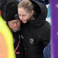 Vyděšená reakce Melvillových blízkých v publiku.