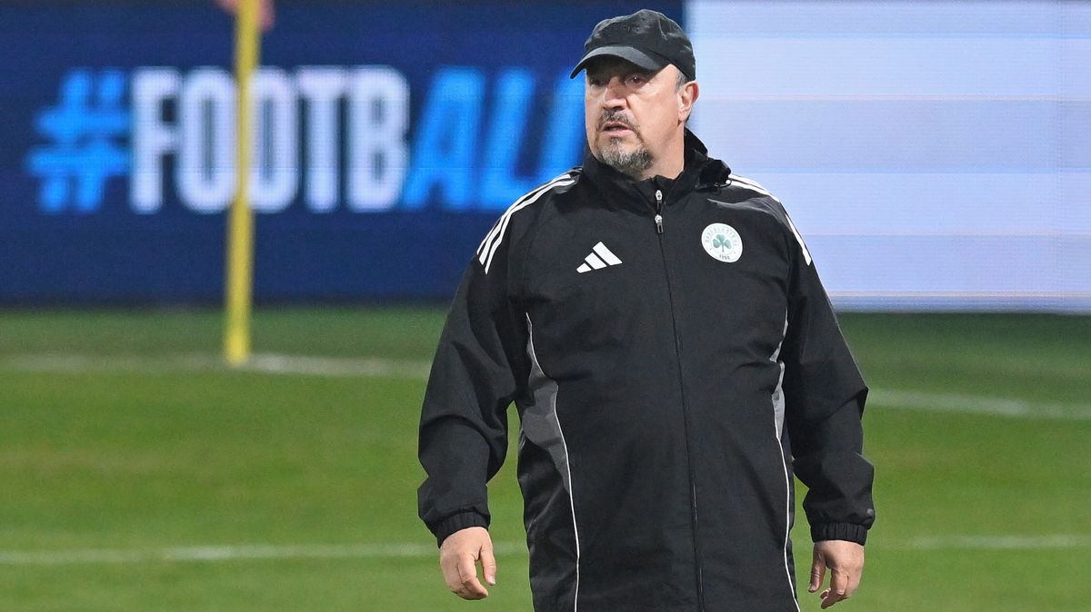 Benítez vysekl poklonu Hyskému. Pak vzpomínal na Čecha se Šmicerem