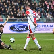 Chorý se zblízka prosadil, jeho gól pro předchozí ofsajd Isifeho však neplatil 