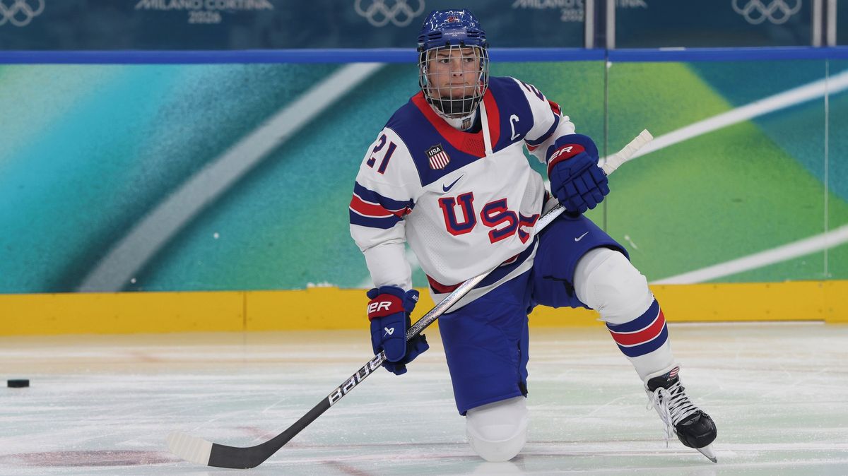 Hokejistka Knightová a rychlobruslařka Boweová využily olympiády k zasnoubení