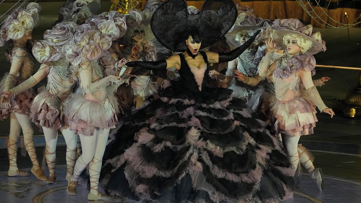 Hrozný ceremoniál! Nesmysl, hodnotil komentátor zakončení olympiády, vysílání ale neskončilo