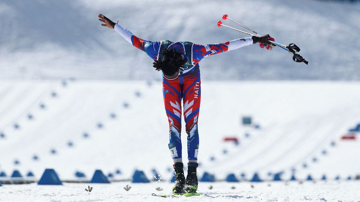 Klaněl se aplaudujícímu publiku. Splnil se mi sen, jásal Haiťan. Na lyžích ho čeká další velká výzva