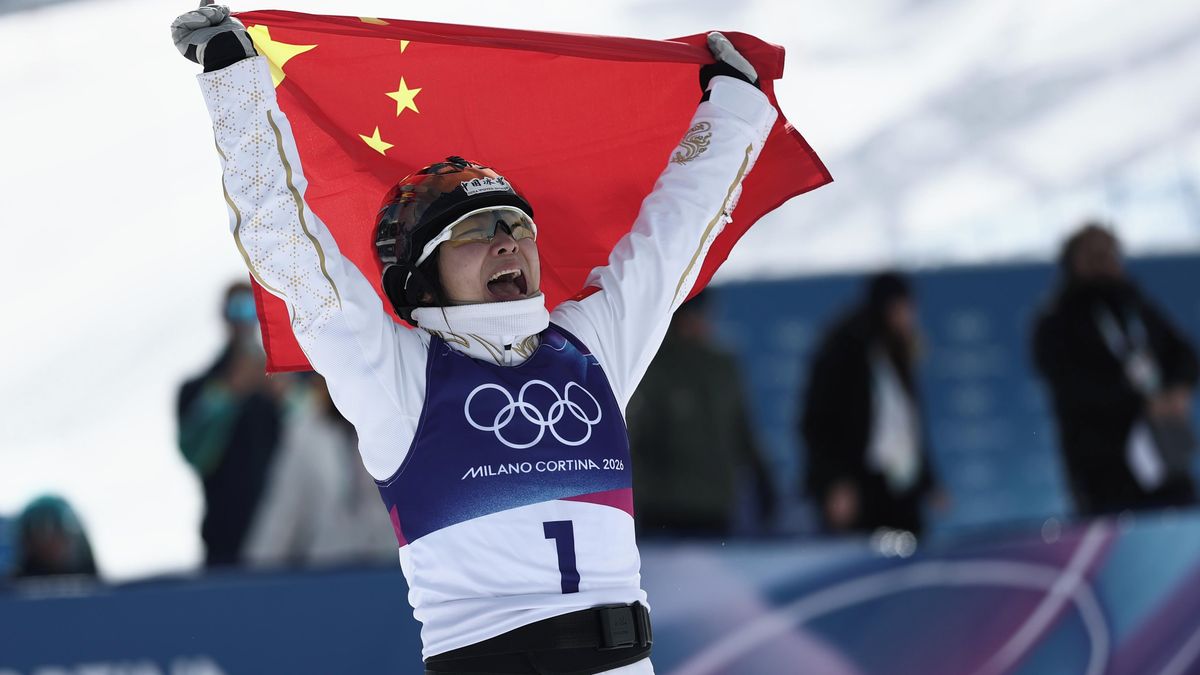 Zlato v akrobatických skocích obhájila Sü Meng-tchao