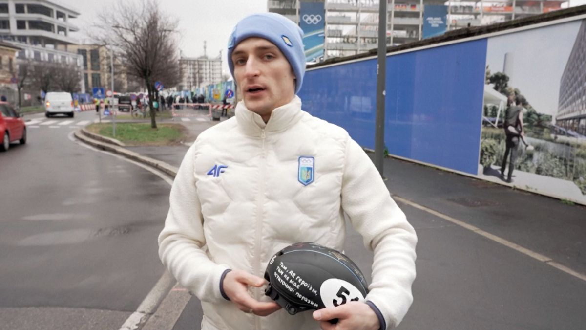 Další Ukrajinec má problém kvůli vzkazu na helmě