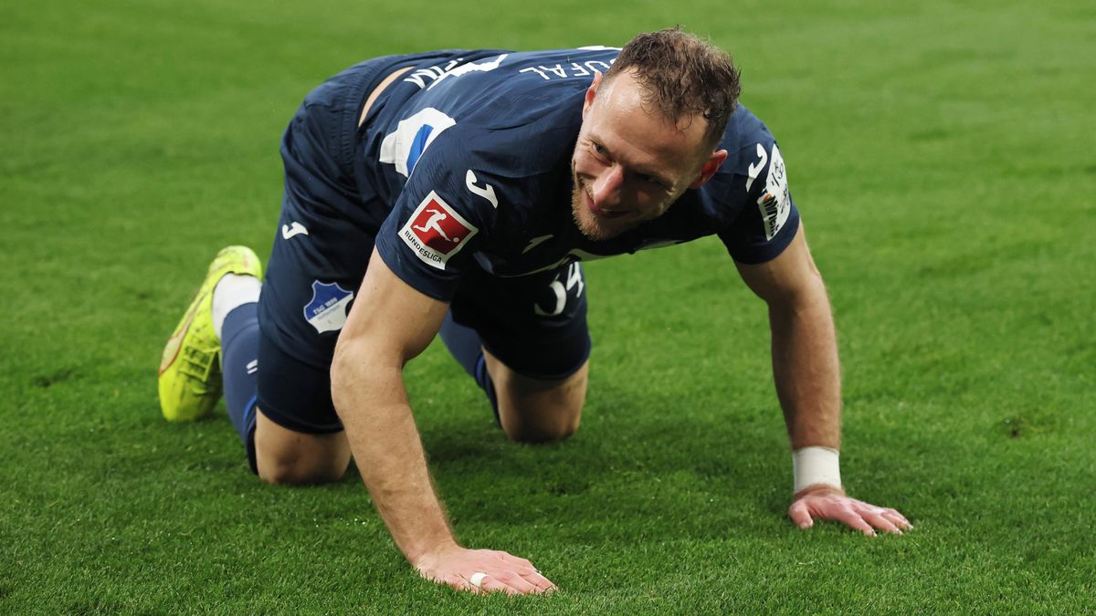 Coufal podepsal novou smlouvu, délku kontraktu klub neuvedl