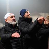 Děkovačka slávistů po výhře na Dukle 