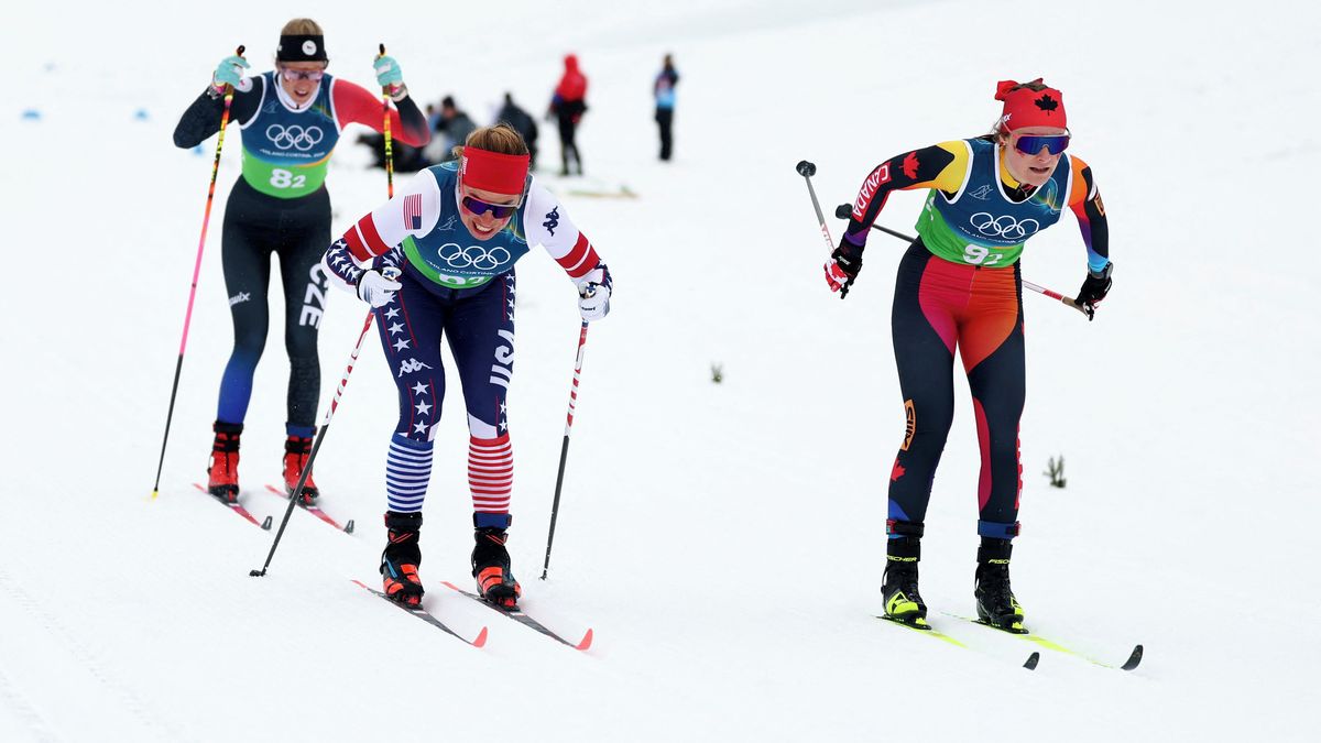 Černý den pro Švédky, po osudovém pádu vybojovaly alespoň stříbro. Češky ve štafetě jedenácté