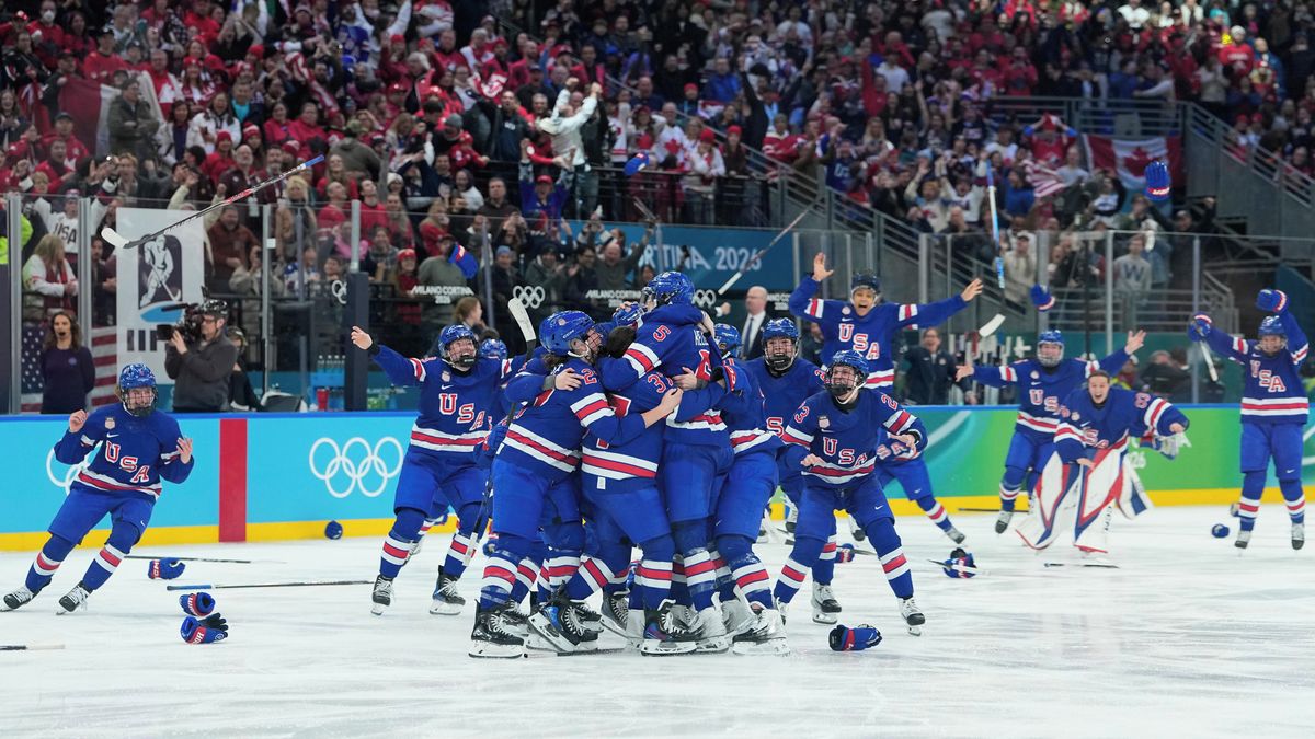 Zlato pro USA! Americké hokejistky v prodloužení dokonaly obrat a rozesmutnily Kanadu