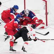 První skvělý zákrok Lukáše Dostála.