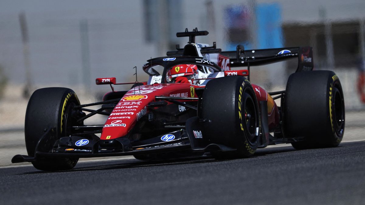 Ferrari v testech udivuje novými systémy. Zadní křídlo se neotevírá, ale otáčí