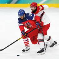 David Pastrňák se na začátku druhé třetiny dostal do slušné pozice, ale nezakončil gólově.