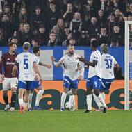 Radost fotbalistů Baníku z vyrovnávací trefy proti Spartě.