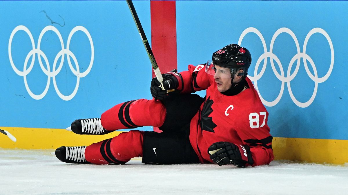 Semifinále začíná, Kanada čelí Finsku. Účast Crosbyho s otazníkem