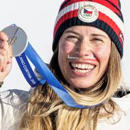 Bez nakresleného knírku by to snad ani nebyla Eva Adamczyková.