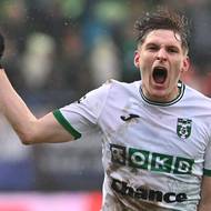 Mladík Pavel Kačor z Karviné si první ligový gól užil a zmrazil Slavii.