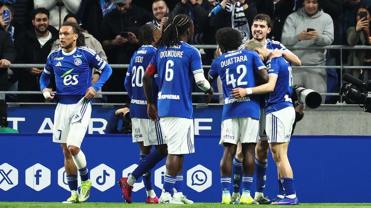 Fotbalisté Lens podruhé v řadě ztratili a zůstanou za PSG