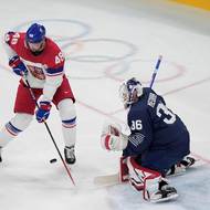 Práce Tomáše Hertla před brankou Francie.