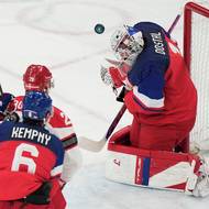 Zákrok Lukáše Dostála.