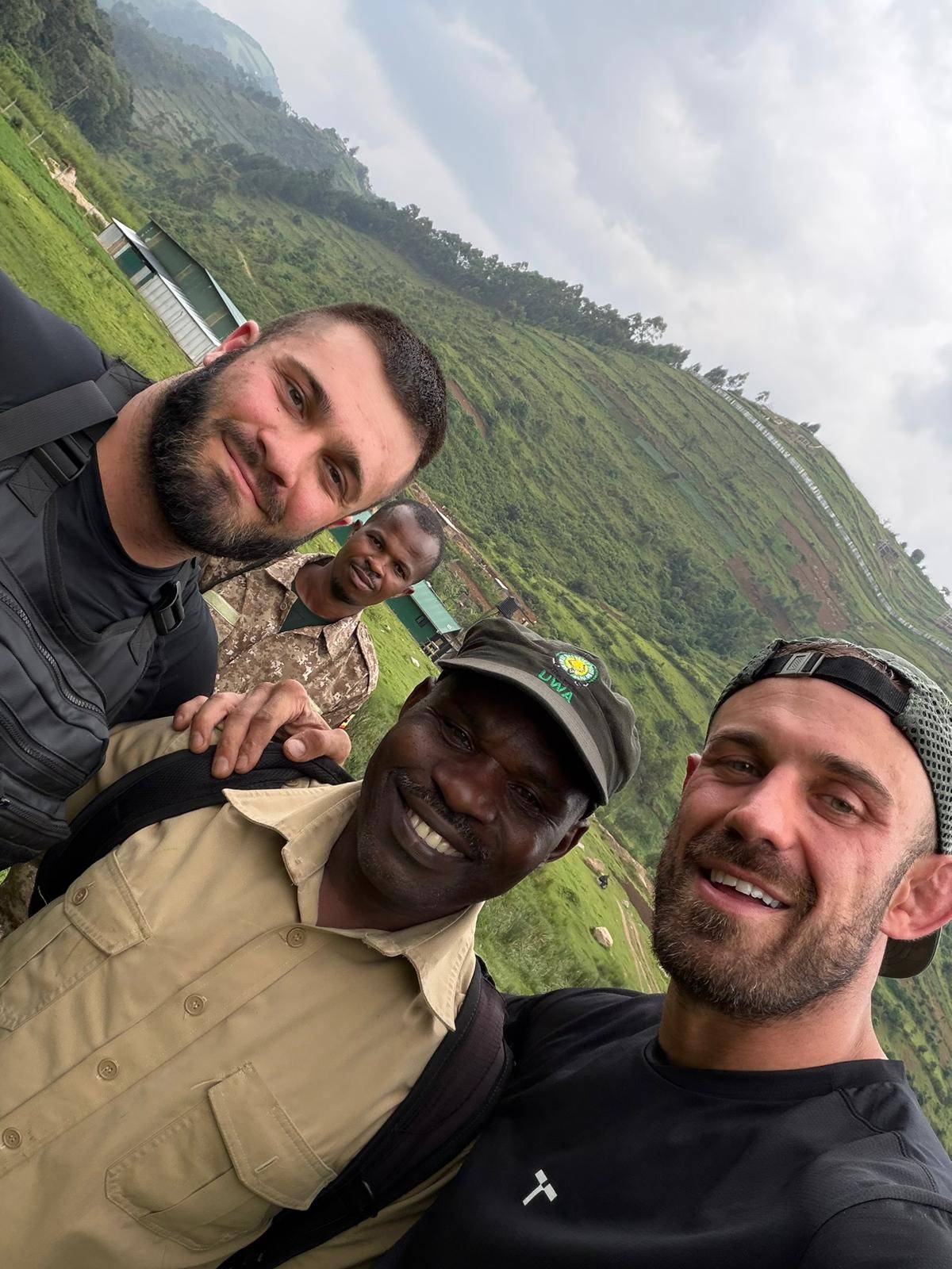 Bojovník Ondřej Raška během dobrodružství v Ugandě.