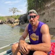 Bojovník Ondřej Raška během dobrodružství v Ugandě.