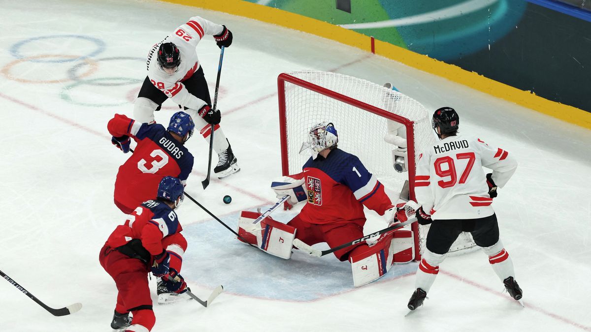 MacKinnon netrénoval, hrát ale bude. Kanaďané jsou na Čechy pořádně natěšení