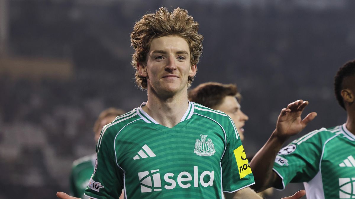 Newcastle vyplenil Karabach, čtyřikrát se trefil Gordon