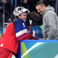 Lukáš Dostál měl hlavně v závěru zápasu hodně práce.