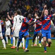 Karel Spáčil vyskočil nejvýš na rohový kop od Patrika Hrošovského.