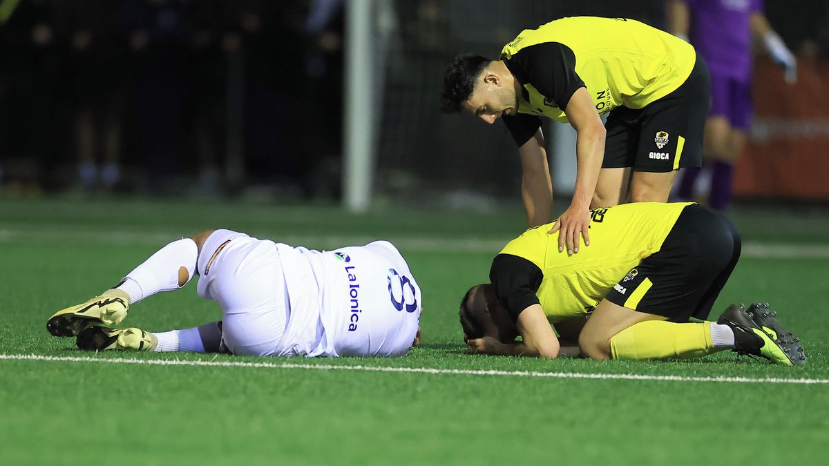 Hororový faul v australské nižší soutěži. Fanoušci chtějí pro viníka doživotní zákaz