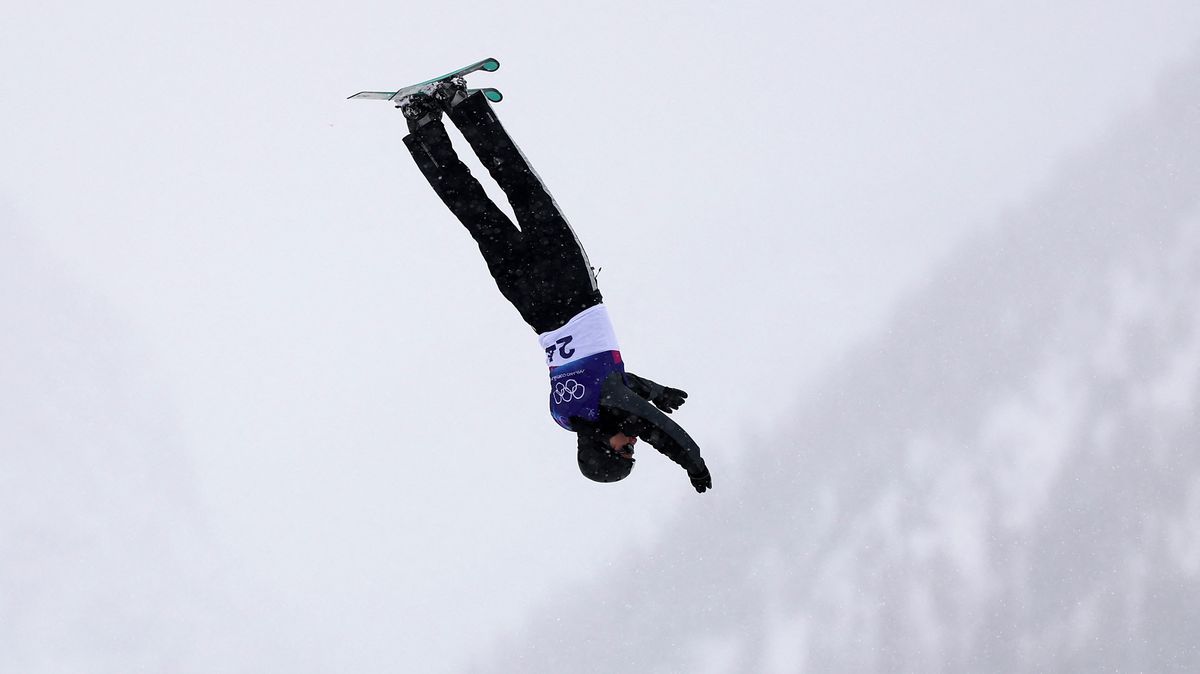 Nováka dvakrát zradil dopad. Do finále akrobatických skoků se neprobojoval