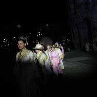 I na posledním ceremoniálu se podílí stovky dobrovolníků.