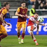 Vasil Kušej střelou z velké dálky branku netrefil 