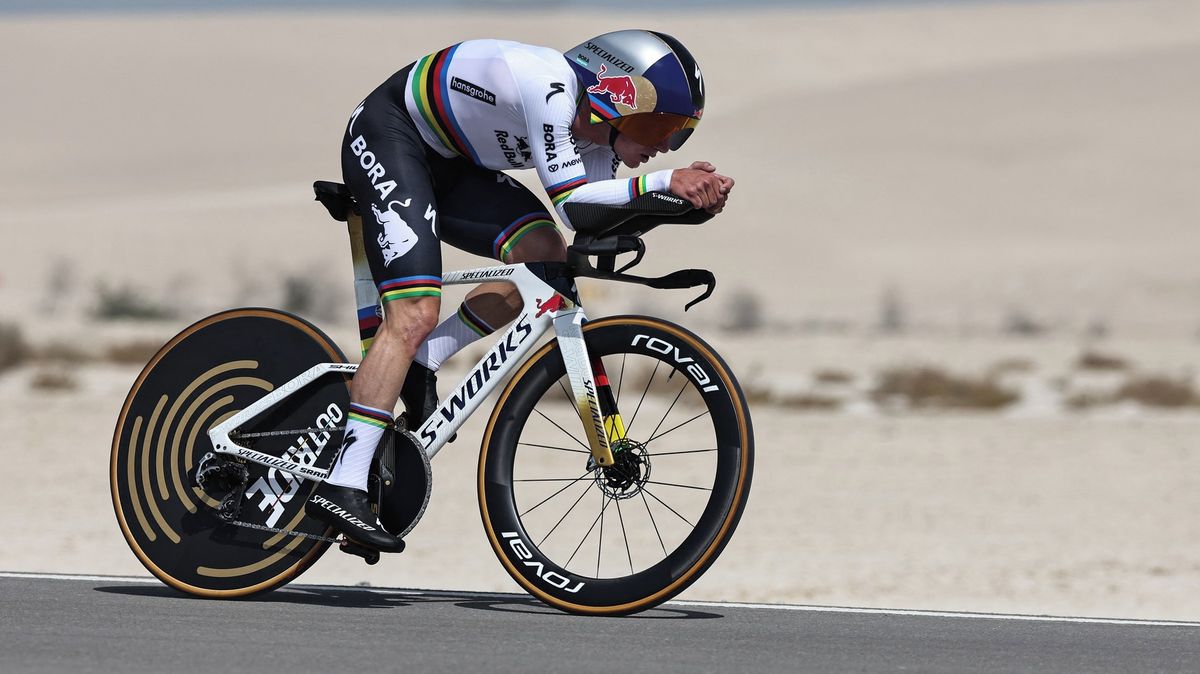 Evenepoel vyhrál v SAE časovku a celkově vede