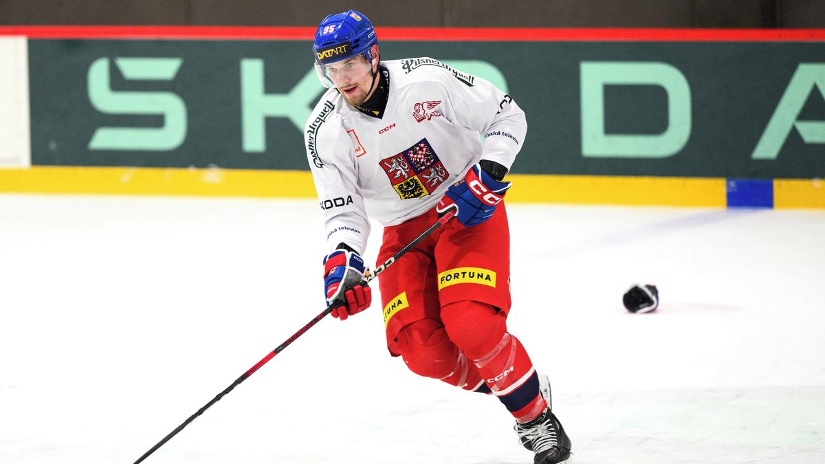 Na Kanadu se nevytáhne. Český obr z Calgary si užívá s partnerkou na úchvatných plážích v Mexiku