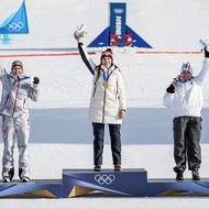 Stupně vítězů: stříbrná Sabine Payerová z Rakouska, zlatá Zuzana Maděrová a Italka Lucia Dalmassová.