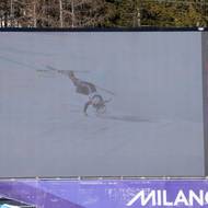 Takhle viděli pád Lindsey Vonnové diváci v cíli.