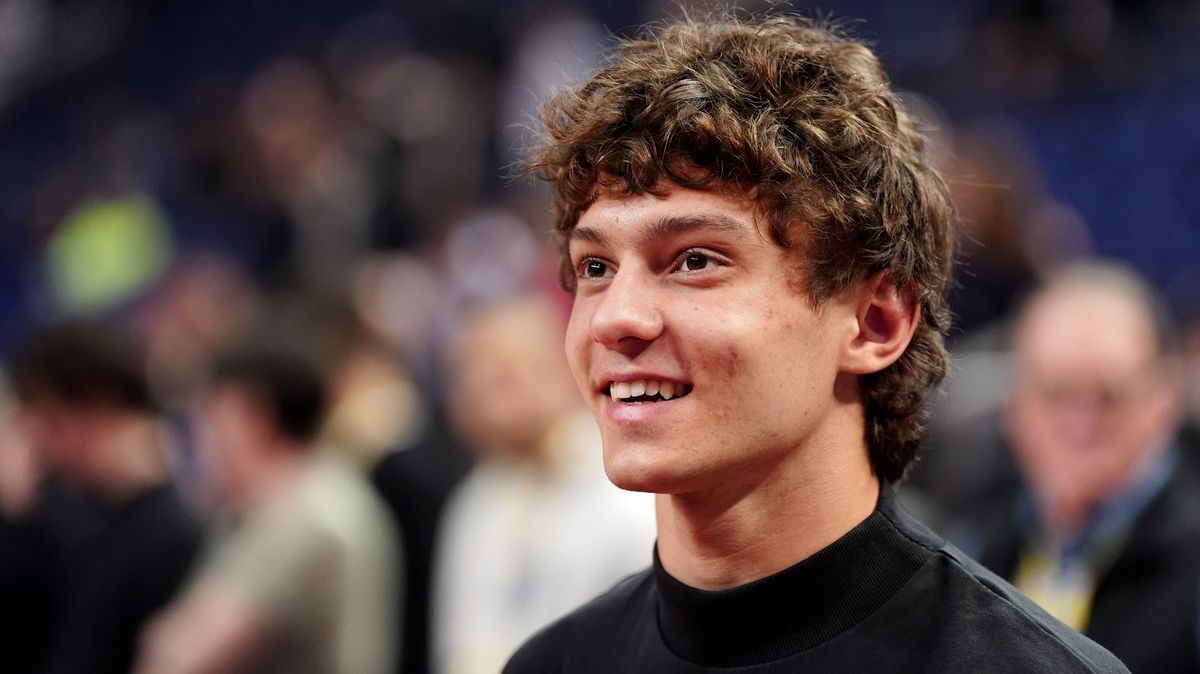 Antonelli těsně před odletem do Bahrajnu boural. Předsezonních testů se ale zúčastní