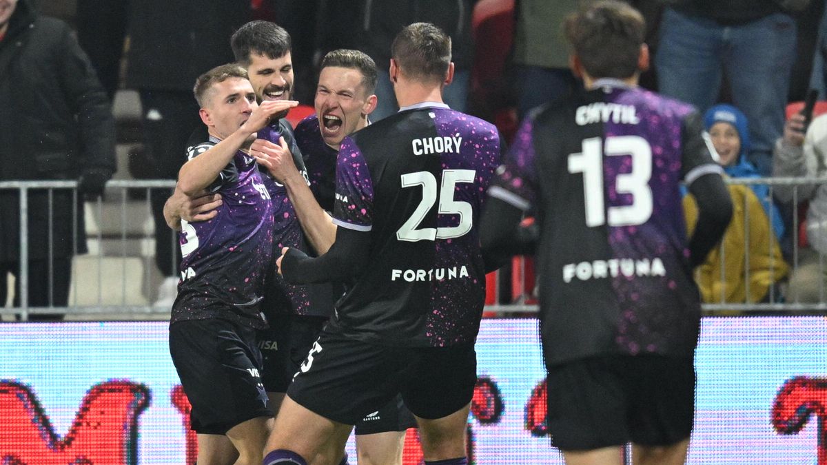 FOTBAL ONLINE: Slavia bleskově udeřila! Plzeň snadno uspěla, vyhrál i Liberec. Baník po kolapsu bere bod