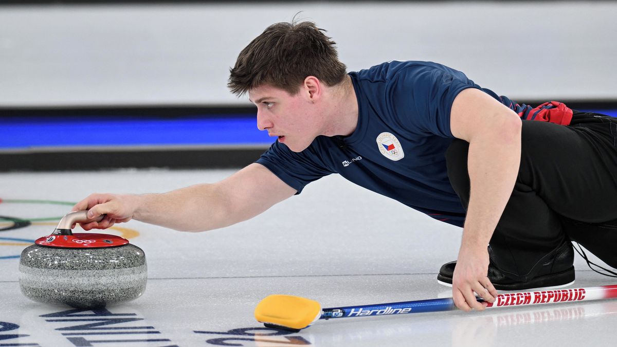 CURLING ONLINE: Český pár hraje vyrovnanou partii s favorizovanými švédskými sourozenci