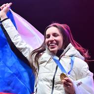 Zuzana Maděrová přivezla ukázat zlatou medaili na českobudějovický Olympijský festival.