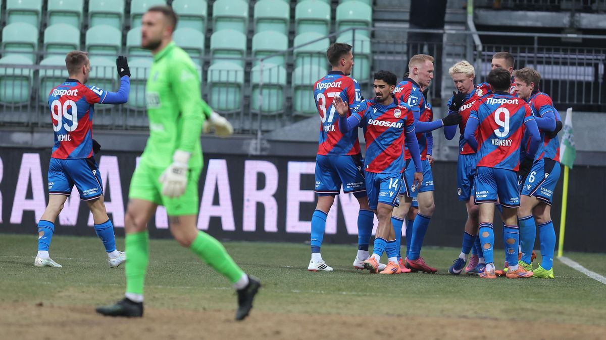 FOTBAL ONLINE: Plzeň se znovu trefila! Liberec zvýšil, Baník po totálním kolapsu bere aspoň bod