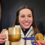 Zlatá snowboardistka Zuzana Maděrová.