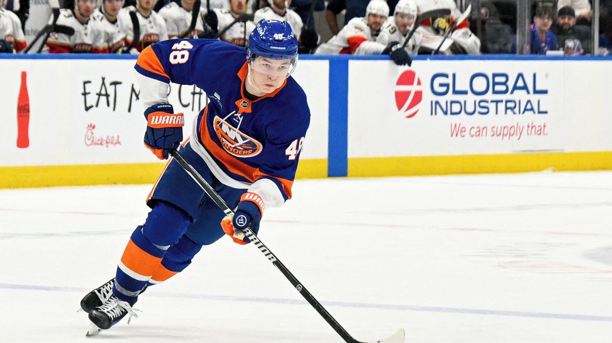 První hvězdou týdne v NHL se stal osmnáctiletý obránce Schaefer z NY Islanders