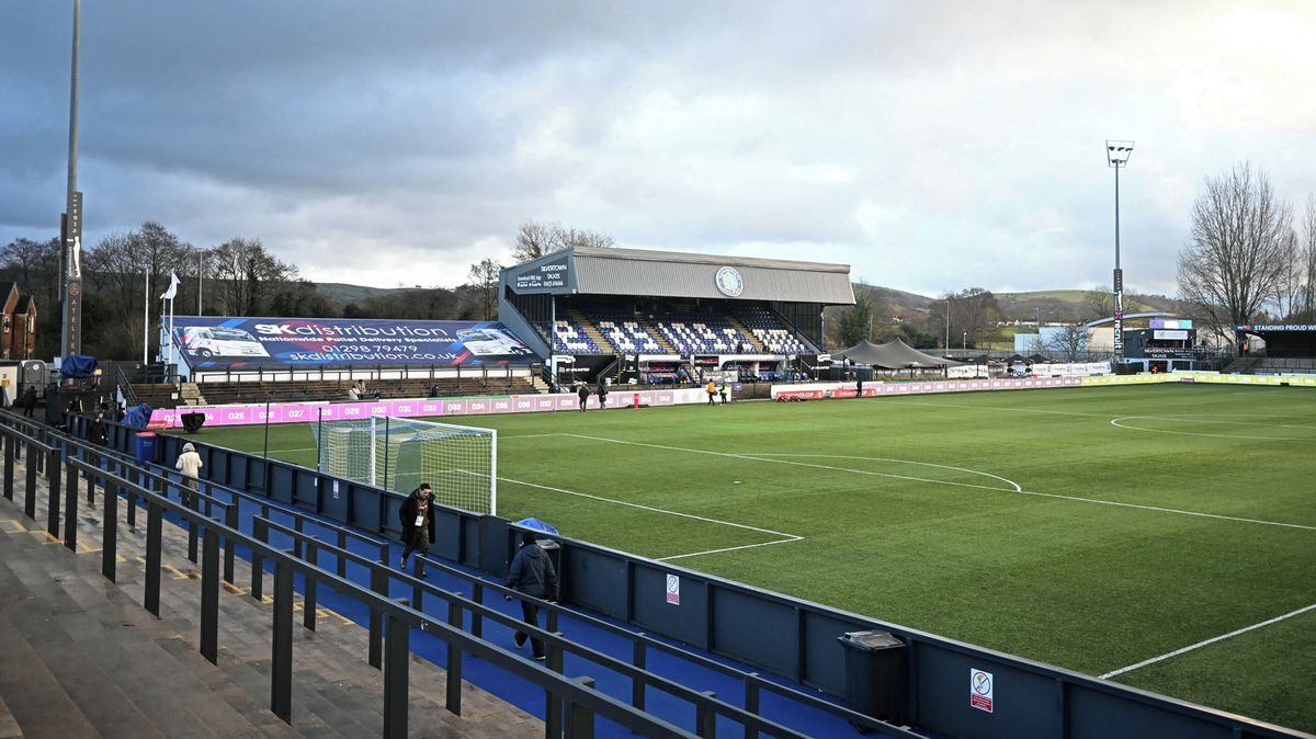 Žhář řádil na stadionu klubu z šesté ligy. Macclesfieldu zapálil záchody