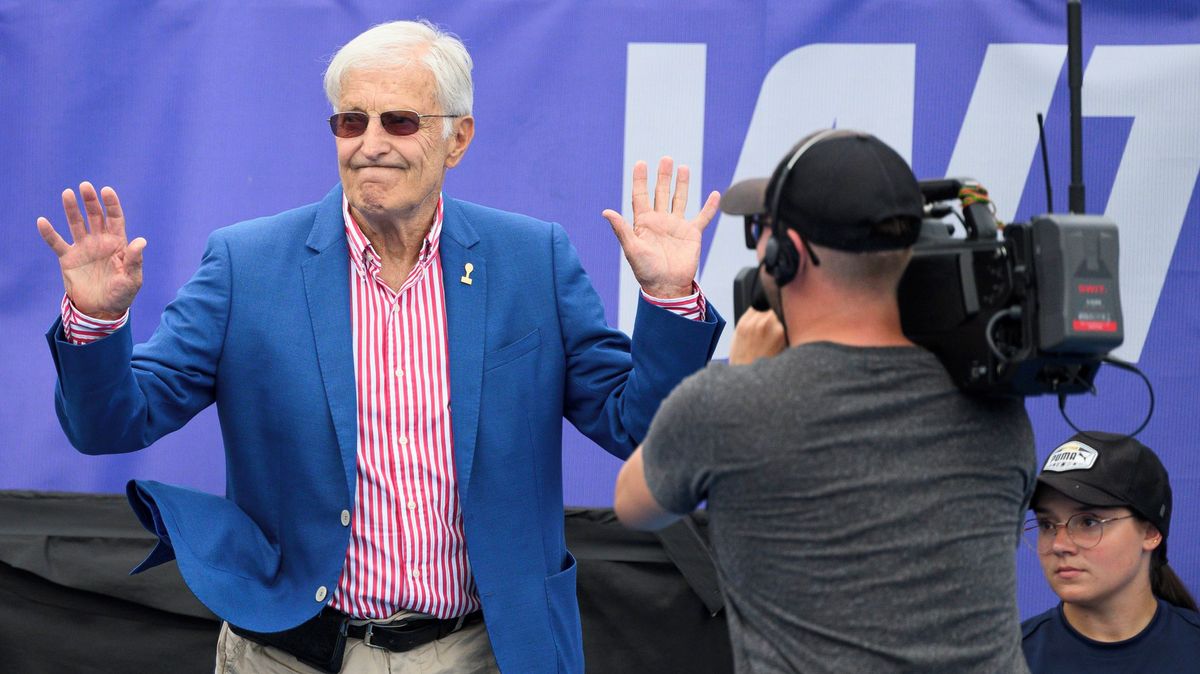 Rogere, co ten bekhend? Legenda slaví osmdesátiny, díky Kodešovi si Češi zamilovali tenis