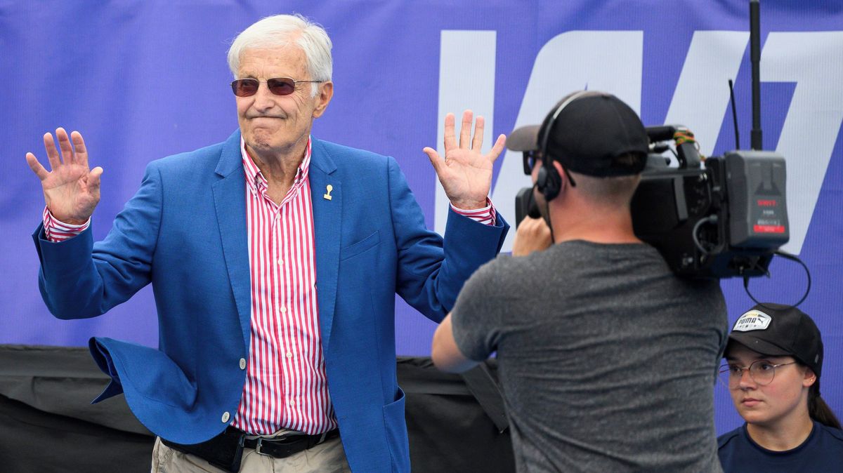 Rogere, co ten bekhend? Legenda slaví osmdesátiny, díky Kodešovi si Češi zamilovali tenis